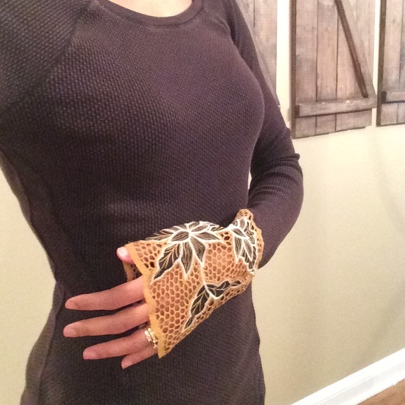 SOLD Free People shirt - Picture 4 of 4