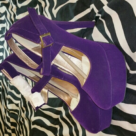 Brand new never used heels