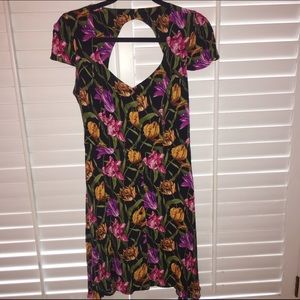 ✨NEW✨TOPSHOP button down floral dress