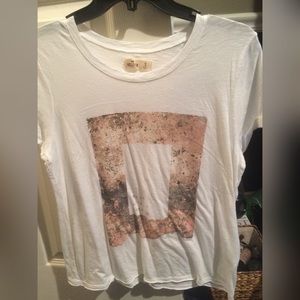 Hollister tee