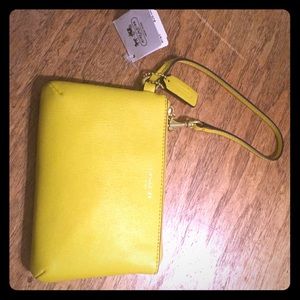 ‼️NWT COACH HONEYBEE WRISTLET