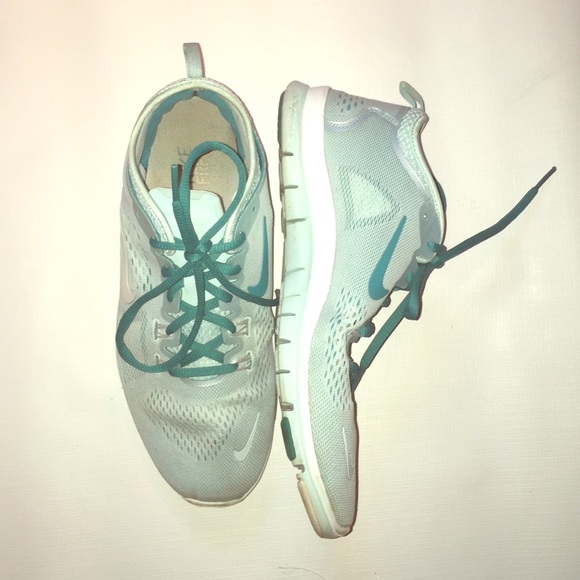 NIKE FREE RUN SNEAKERS