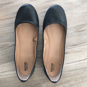 Black flats - 9.5