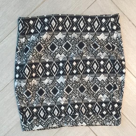 H&M High Waisted Print Skirt - Picture 1 of 3