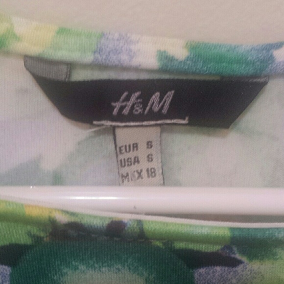 🚫🚫SOLD🚫🚫 H&M floral dress - Picture 2 of 4