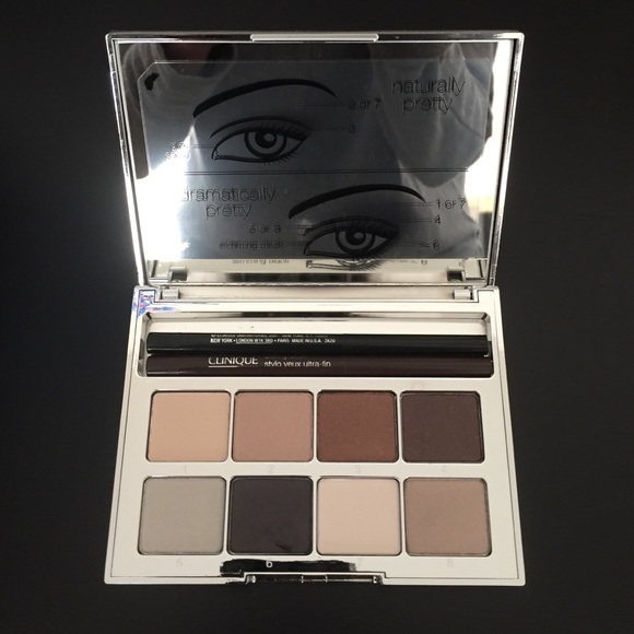 Clinique Makeup - Clinique pretty easy Eye palette Clinique Makeup - Clinique pretty easy Eye palette
