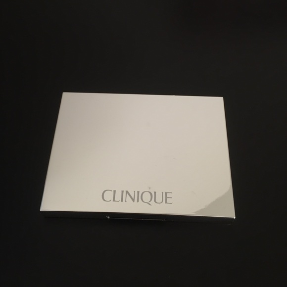 Clinique Makeup - Clinique pretty easy Eye palette Clinique Makeup - Clinique pretty easy Eye palette