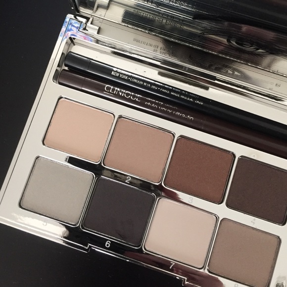 Clinique Makeup - Clinique pretty easy Eye palette Clinique Makeup - Clinique pretty easy Eye palette