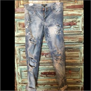 Forever 21 distressed boyfriend Jean