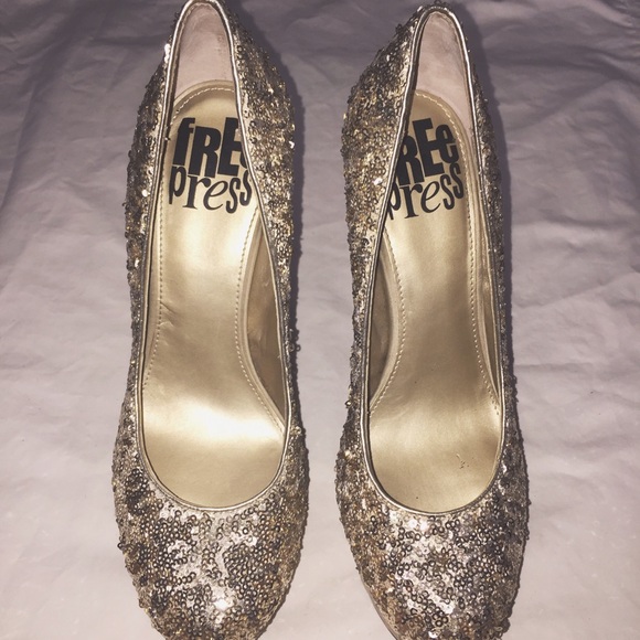 Gold Sequin Platform Heel - Picture 2 of 2