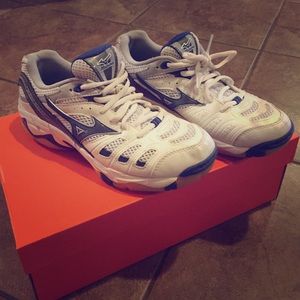 Mizuno wave rally volleyball shoes