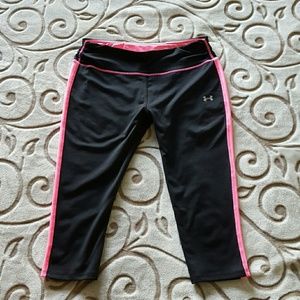 CLOSET CLOSING!! Under Armour running capris
