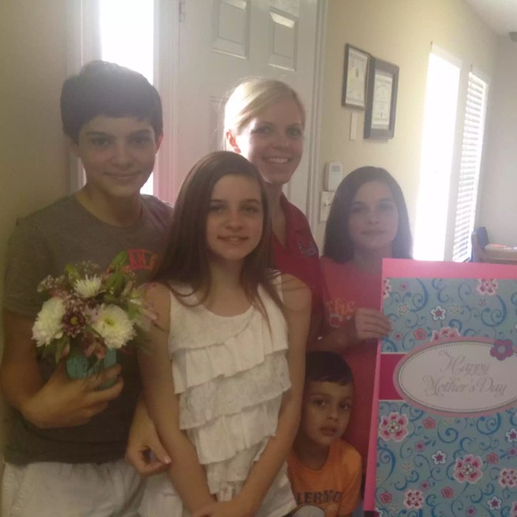 Meet your Posher, ❤️ Aimee - Picture 4 of 4