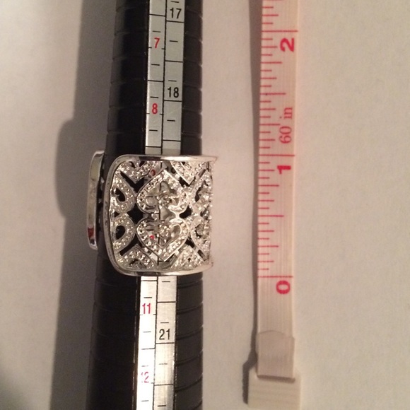 Silver Multi Crystal Heart❤️ Ring - Picture 4 of 4