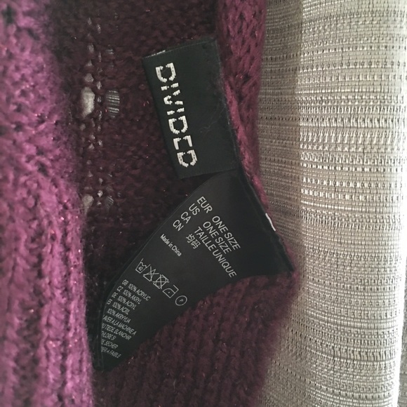 Burgundy Scarf - Picture 2 of 2