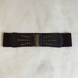 Elastic Studded Belt in brown
