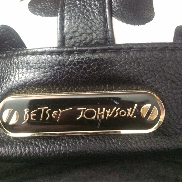 🚫SOLD🚫 Betsy Johnson Pocketbook - Picture 2 of 4
