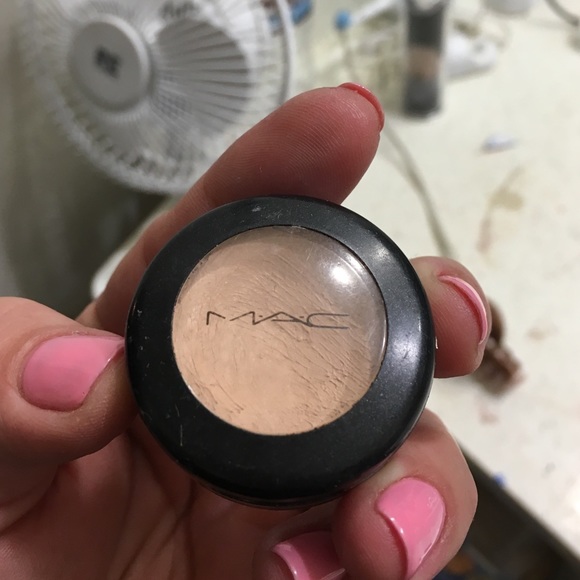 mac concealer