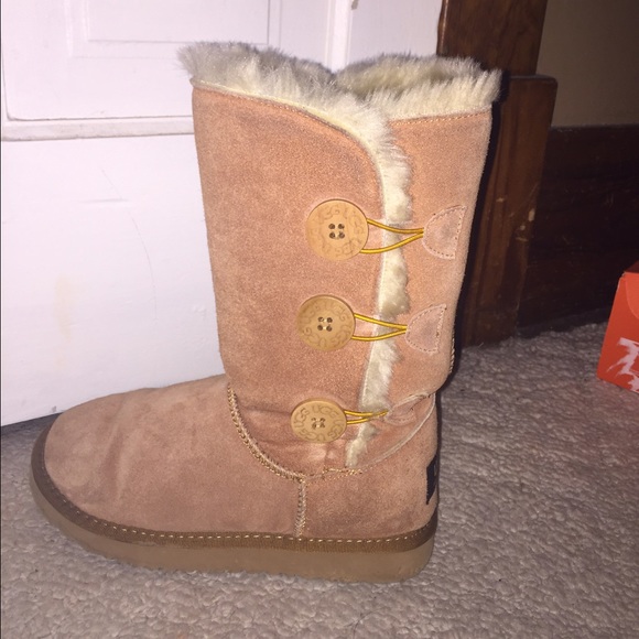 Chestnut uggs