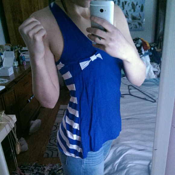 Striped-back Tank w/ Bow Pocket - Picture 2 of 4