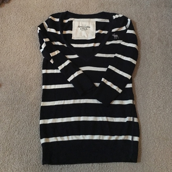 Abercrombie & Fitch sweater size Small - Picture 1 of 3
