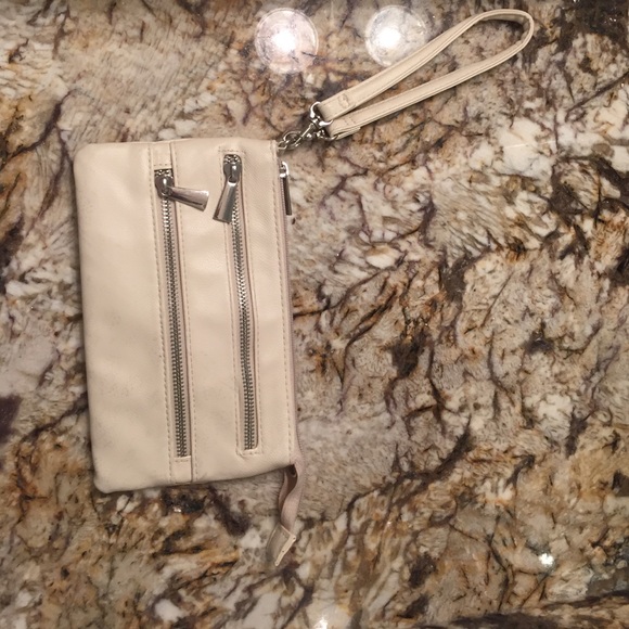 cute white/cream wrist let