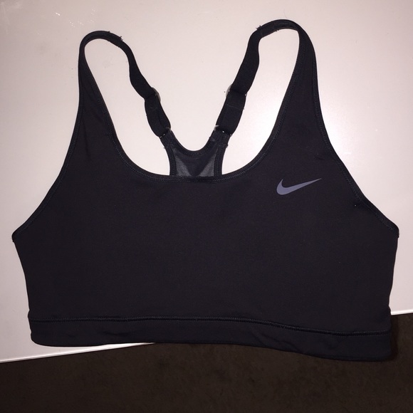 Almost new nike sports bra!