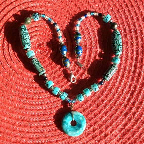 Turquoise Color Beaded Necklace - Picture 3 of 3