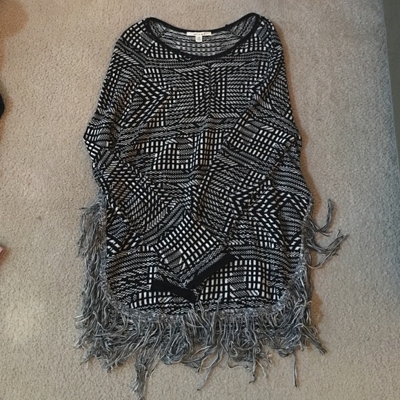 Long Fringed Sweater from Francesca's size Medium. - Picture 1 of 2