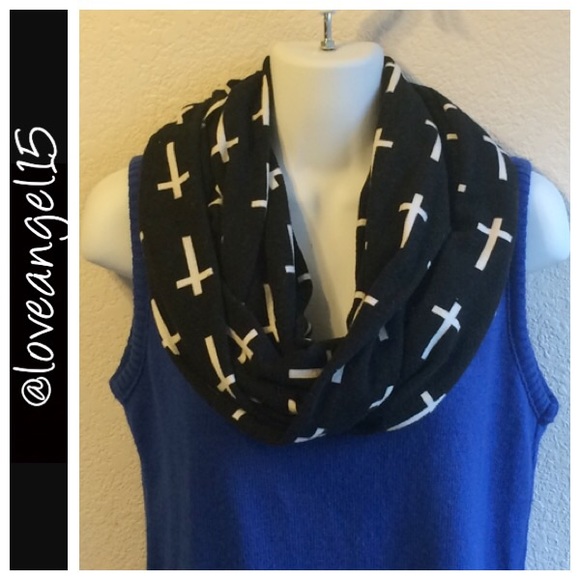 🆕Black & White Cross Infinity Scarf Religious