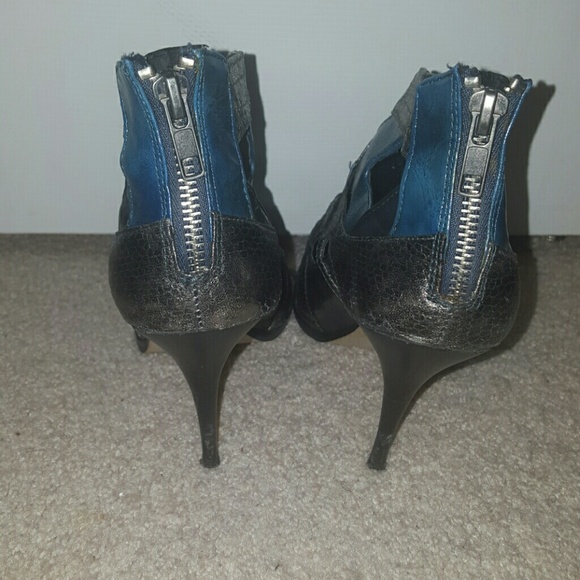 Shoes - Picture 3 of 3