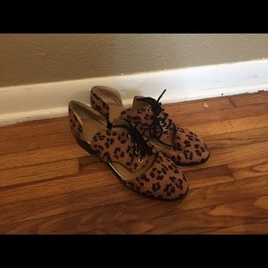 Super cute leopard cutout loafers