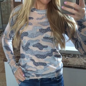 Equipment Femme Women's Camoflauge Sweater XS