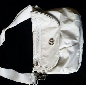 Lululemon Festival bag in Nimbus White