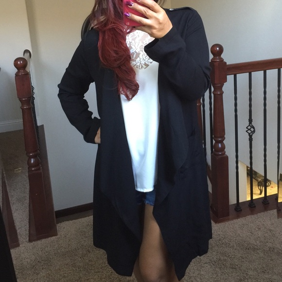 Light-Weight Trench Coat - Picture 3 of 4