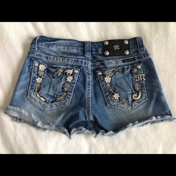 *SOLD* Miss Me jean shorts - Picture 2 of 4