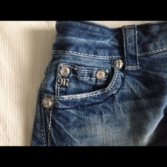 *SOLD* Miss Me jean shorts - Picture 4 of 4