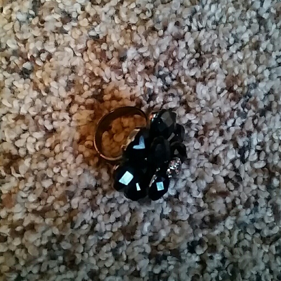 Flower ring - Picture 2 of 2