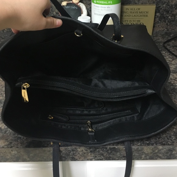 Michael Kors Large Tote - Picture 3 of 4