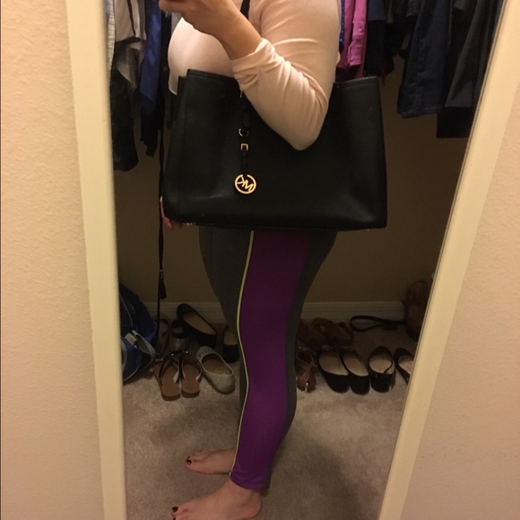 Michael Kors Large Tote - Picture 4 of 4