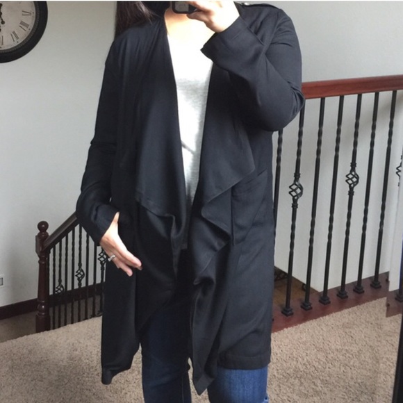 ONLY 1 LARGE LEFT‼️Light-Weight Trench Coat - Picture 2 of 4