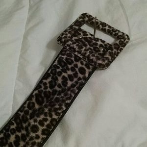 Leopard print fur belt