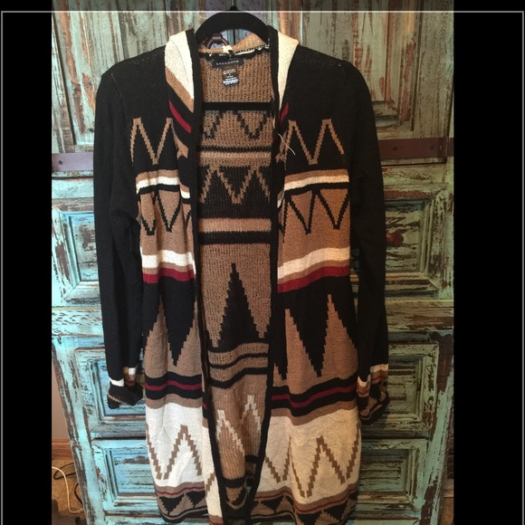 Knee length cardigan with hood