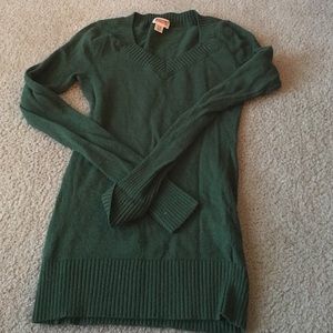 Hunter Green V-Neck Sweater Small