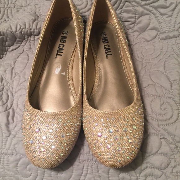 BNWOT Sparkly gold flats.