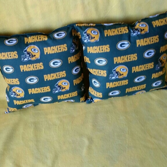 Packer pillows