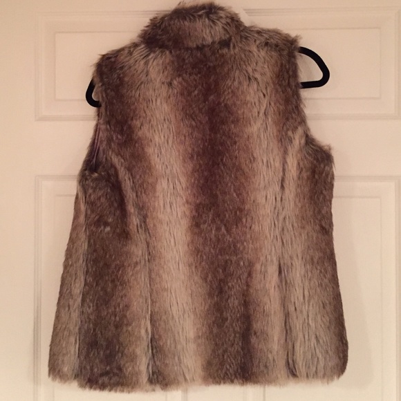 Faux Fur Vest by Vintage Havana SZ L - Picture 3 of 4