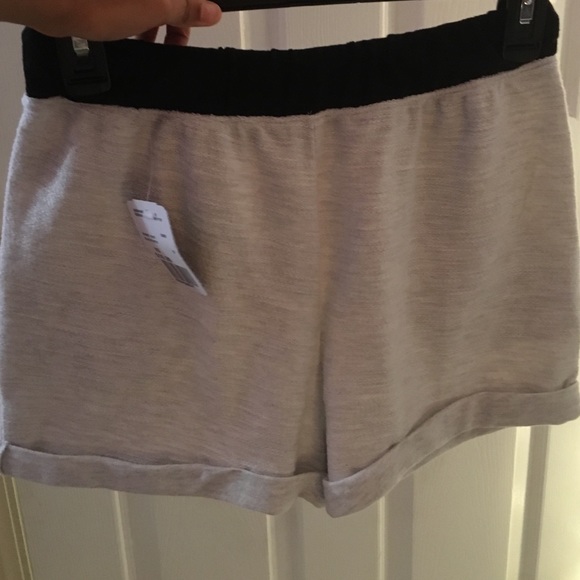 knit black/grey shorts - Picture 2 of 2