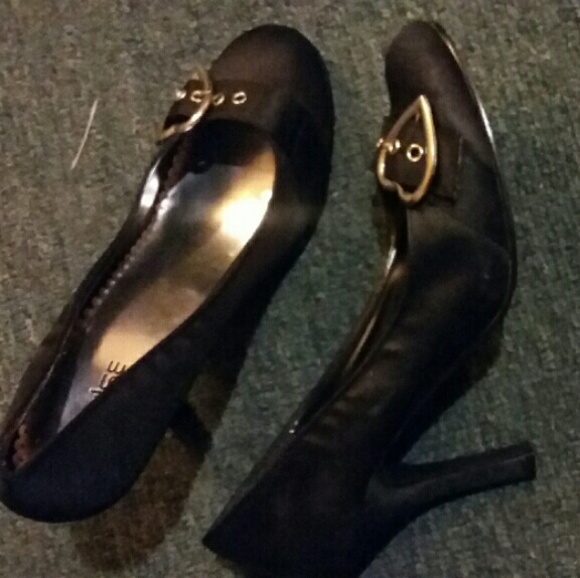 Black heart heels - Picture 2 of 2