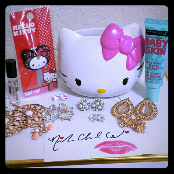 *ON HOLD* Hello Kitty Bundle
